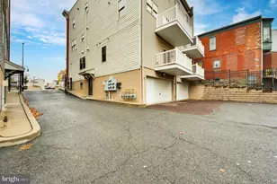 1016 Penn St, Reading, PA 19602 - Photo 3