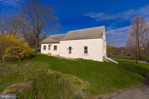 11 Witwer Ln, Fleetwood, PA 19522 - Photo 1