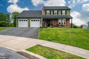 212 Crystal Cir, Birdsboro, PA 19508 - Photo 1