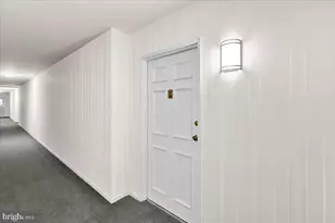 1801 Cambridge, Wyomissing, PA 19610 - Photo 5