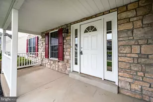 4985 Thornbury Cir, Douglassville, PA 19518 - Photo 7