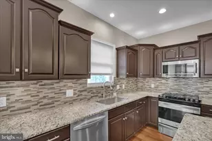 208 N Sandy Ln, Reading, PA 19608 - Photo 9