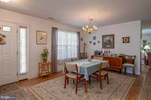 210 Oak Hill Ln, Reading, PA 19610 - Photo 3