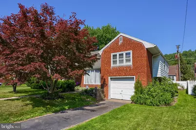 812 Brighton Avenue, Reading, PA 19606 - Photo 1