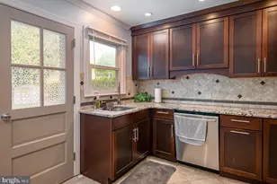 136 Bradley Ave, Reading, PA 19608 - Photo 7