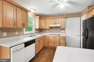 104 Pennsylvania Ave, Reading, PA 19606 - Photo 9