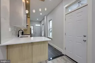 42 N 11th St, Reading, PA 19601 - Photo 11