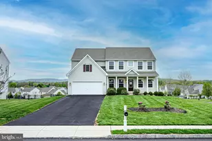 29 Sovereign Dr, Douglassville, PA 19518 - Photo 1