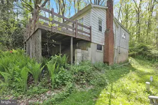 100 Walnuttown Rd, Fleetwood, PA 19522 - Photo 5