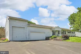 1390 Pottsville Pike, Shoemakersville, PA 19555 - Photo 1