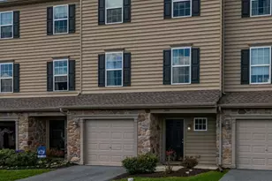 2041 Crown Mill Dr, Mohrsville, PA 19541 - Photo 3