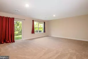 2041 Crown Mill Dr, Mohrsville, PA 19541 - Photo 5