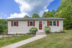88 Lobachsville Rd, Fleetwood, PA 19522 - Photo 3