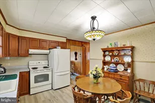 1242 Commonwealth Blvd, Reading, PA 19607 - Photo 9