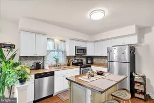 240 Hickory Dr, Fleetwood, PA 19522 - Photo 5