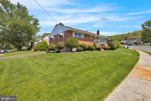 1901 County St, Reading, PA 19605 - Photo 3