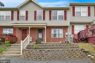 4 Redtail Ct, Hamburg, PA 19526 - Photo 1