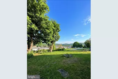 2551 Fairview Avenue, Reading, PA 19606 - Photo 5