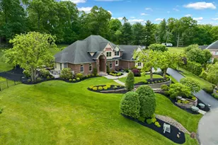 212 Hillview Cir, Leesport, PA 19533 - Photo 1