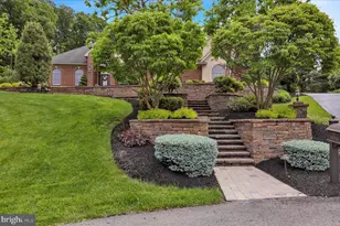 212 Hillview Cir, Leesport, PA 19533 - Photo 5
