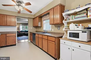 996 Rill Rd, Reading, PA 19606 - Photo 13