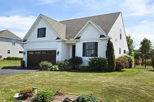 24 Sovereign Dr, Douglassville, PA 19518 - Photo 3