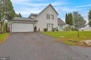 422 Noble St, Kutztown, PA 19530 - Photo 1