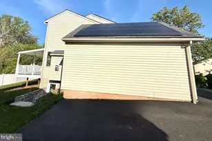 6081 Long Pond Dr, Birdsboro, PA 19508 - Photo 5
