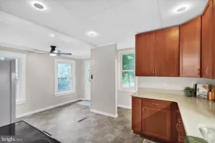 36 S Miller St, Reading, PA 19607 - Photo 11