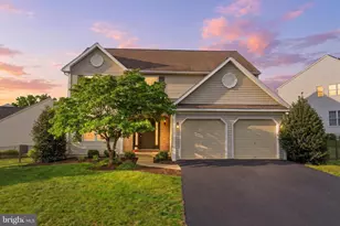 3121 S Wagner Cir, Sinking Spring, PA 19608 - Photo 1
