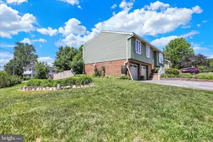 925 Hearthstone Ln, Reading, PA 19608 - Photo 7