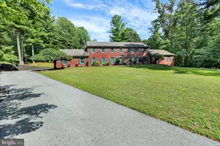 8 Tudor Ct, Mohnton, PA 19540 - Photo 3