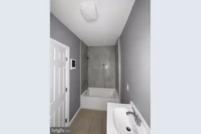 1424 Muhlenberg Street, Reading, PA 19602 - Photo 5