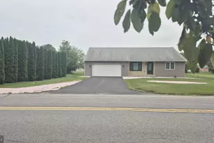14 Clearview Dr, Mertztown, PA 19539 - Photo 1