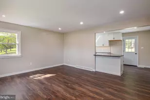 921 Shelbourne Rd, Reading, PA 19606 - Photo 7
