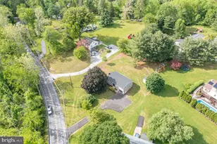 921 Shelbourne Rd, Reading, PA 19606 - Photo 3
