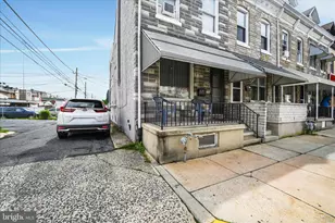 942 Pike St, Reading, PA 19604 - Photo 1