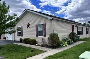 25 Dusk Dr, Douglassville, PA 19518 - Photo 1