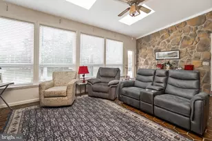 5560 N Fairway Dr, Reading, PA 19606 - Photo 9