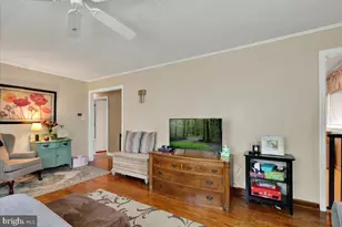 307 Summit Ave, Reading, PA 19607 - Photo 7