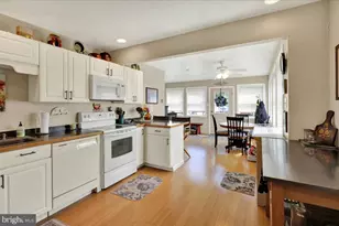 307 Summit Ave, Reading, PA 19607 - Photo 9