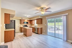 221 Longview Dr, Reading, PA 19608 - Photo 9