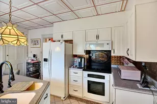 238 E Walnut St, Reading, PA 19607 - Photo 11