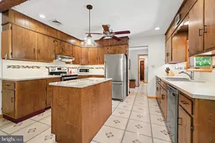 24 Mountain View Rd, Bethel, PA 19507 - Photo 7