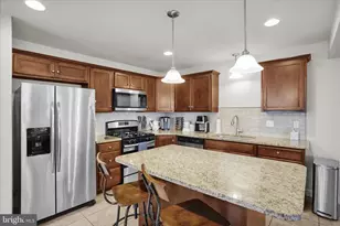 4884 Mount Vernon St, Temple, PA 19560 - Photo 11