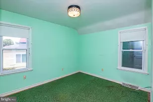 327 Newport Ave, Reading, PA 19611 - Photo 11