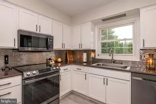307 Skyline Dr, Reading, PA 19606 - Photo 9