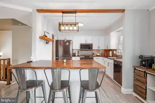 307 Skyline Dr, Reading, PA 19606 - Photo 7