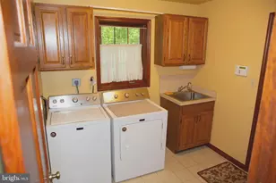 36 Crestview Dr, Fleetwood, PA 19522 - Photo 17