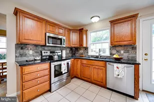 389 Eagleview Dr, Mohrsville, PA 19541 - Photo 9